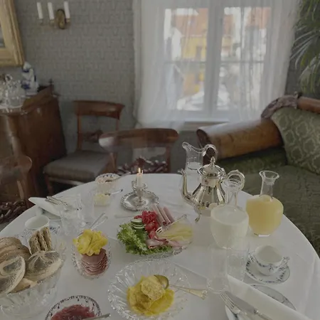 Hotel Lundins Karmoy
