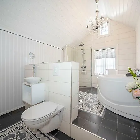 Lundins Hotell Hotel Karmoy